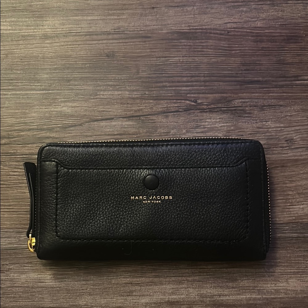 Marc Jacobs Black Leather Zip Wallet